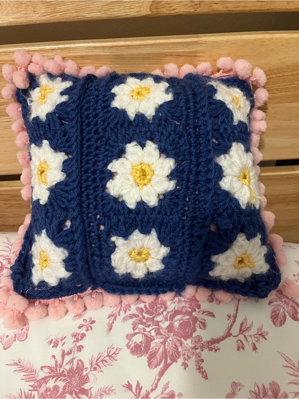 Crochet throw pillow